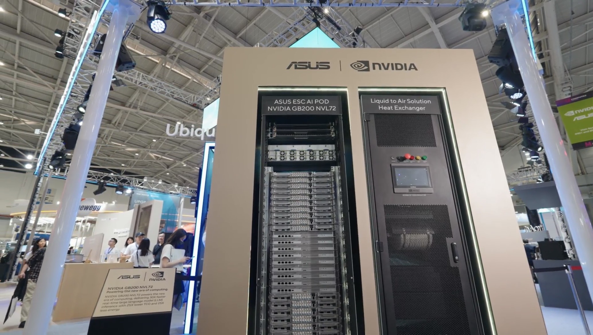 ASUS NVIDIA GB200 NVL72 